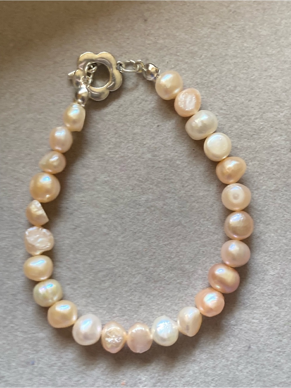 Freshwater Pearl Bracelet in Peach and Cream